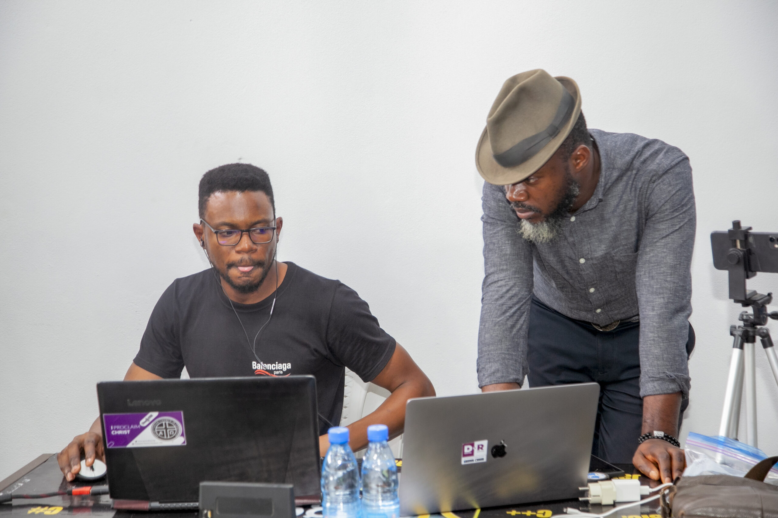 IMG_4200 Connecting Live to the world